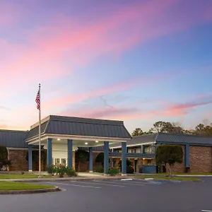 Days By Wyndham Near Stewart, Newly Renovated, Free Hot Breakfast, Restaurant And Bar Hinesville